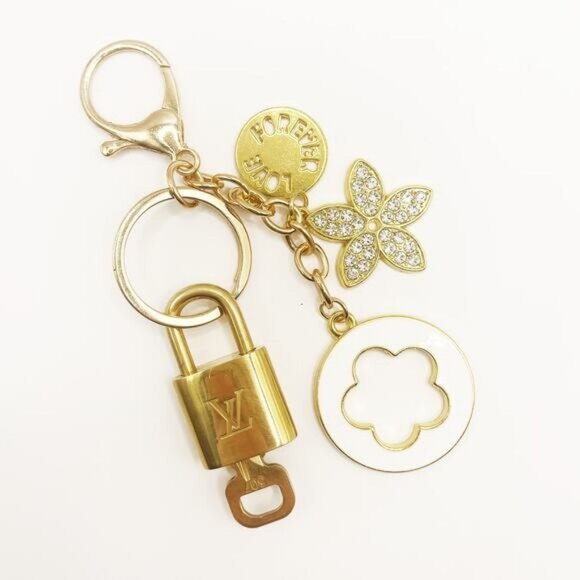 Authentic Louis Vuitton Lock & Key with Bag Charm Keychain Key Charm Chain - Picture 3 of 5